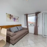 Apartment Mit Pool By Interhome