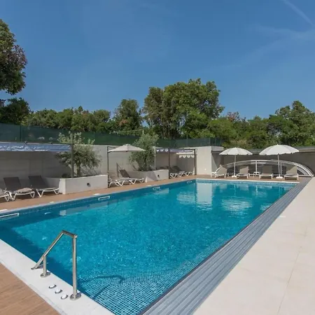 Mit Pool By Interhome